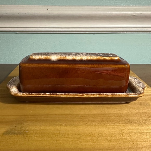 Hull Butter Dish Drip Brown - Picture 2 of 5